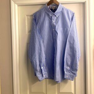 Ralph Lauren XXL light weight button down dress/casual shirt in Excellent shape.